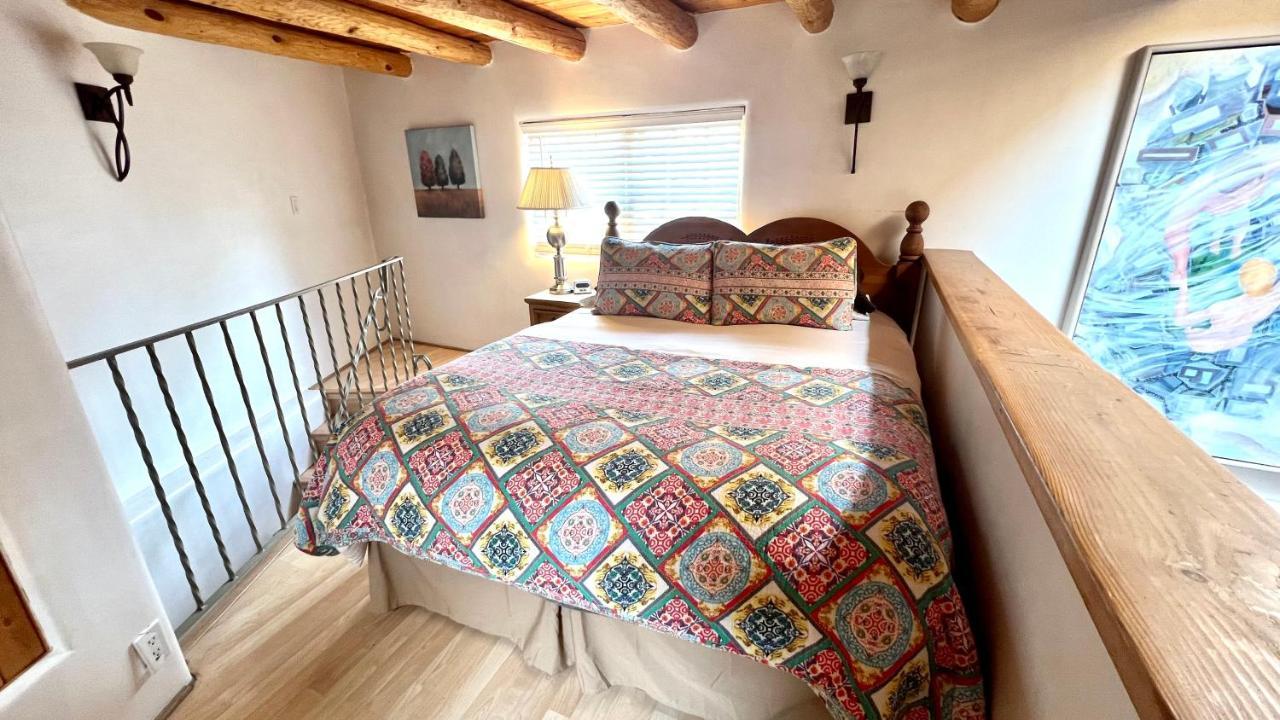 Casas De Guadalupe - Sante Fe Vacation Rentals サンタフェ エクステリア 写真