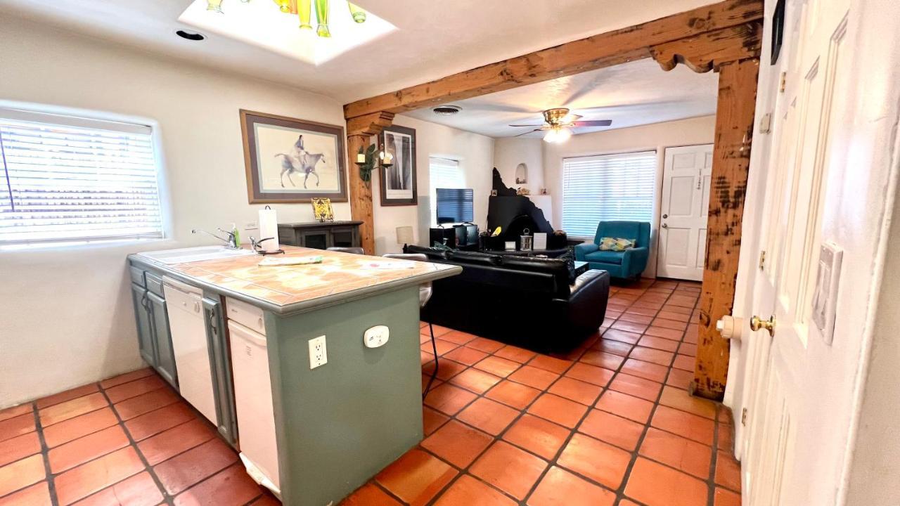 Casas De Guadalupe - Sante Fe Vacation Rentals サンタフェ エクステリア 写真