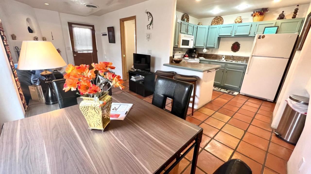 Casas De Guadalupe - Sante Fe Vacation Rentals サンタフェ エクステリア 写真