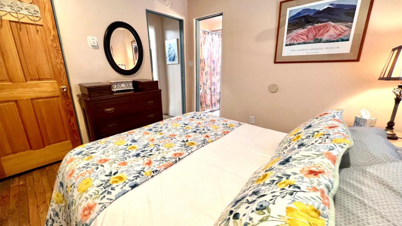 Casas De Guadalupe - Sante Fe Vacation Rentals サンタフェ エクステリア 写真