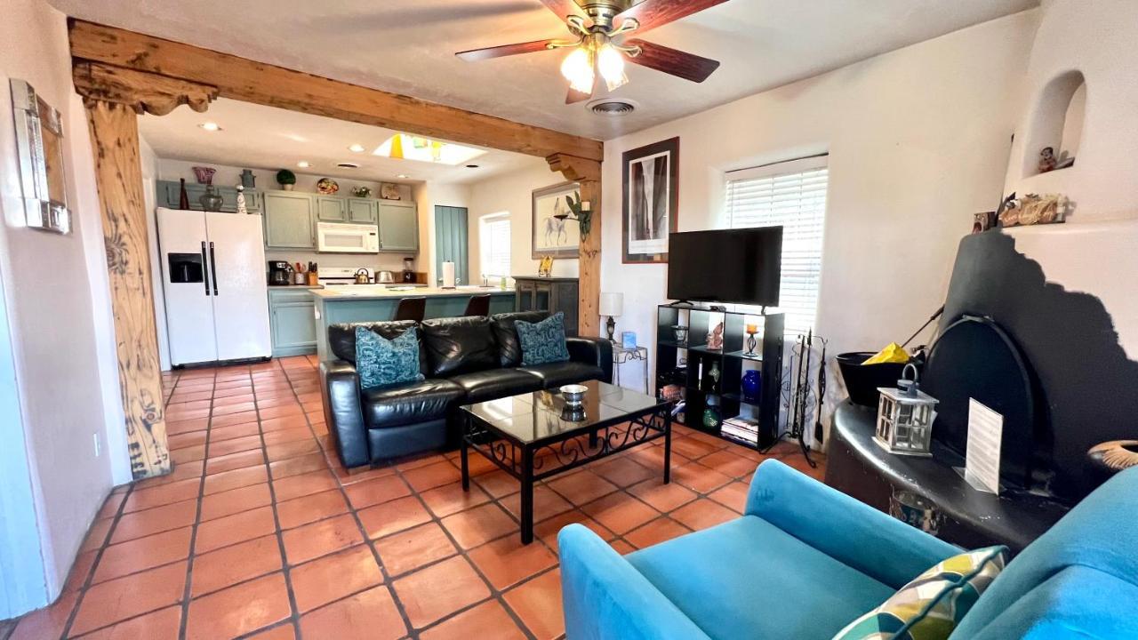 Casas De Guadalupe - Sante Fe Vacation Rentals サンタフェ エクステリア 写真