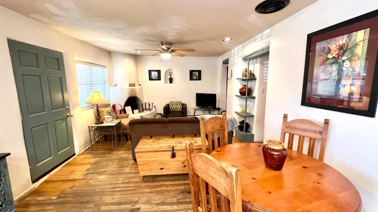 Casas De Guadalupe - Sante Fe Vacation Rentals サンタフェ エクステリア 写真