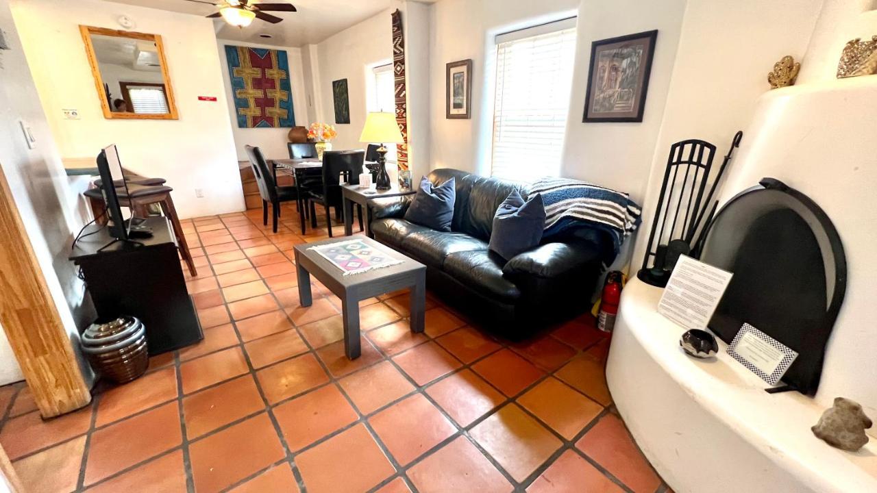 Casas De Guadalupe - Sante Fe Vacation Rentals サンタフェ エクステリア 写真