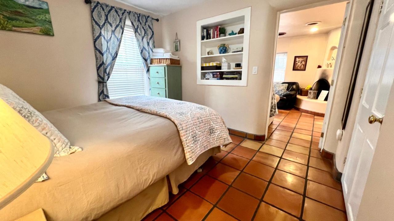 Casas De Guadalupe - Sante Fe Vacation Rentals サンタフェ エクステリア 写真