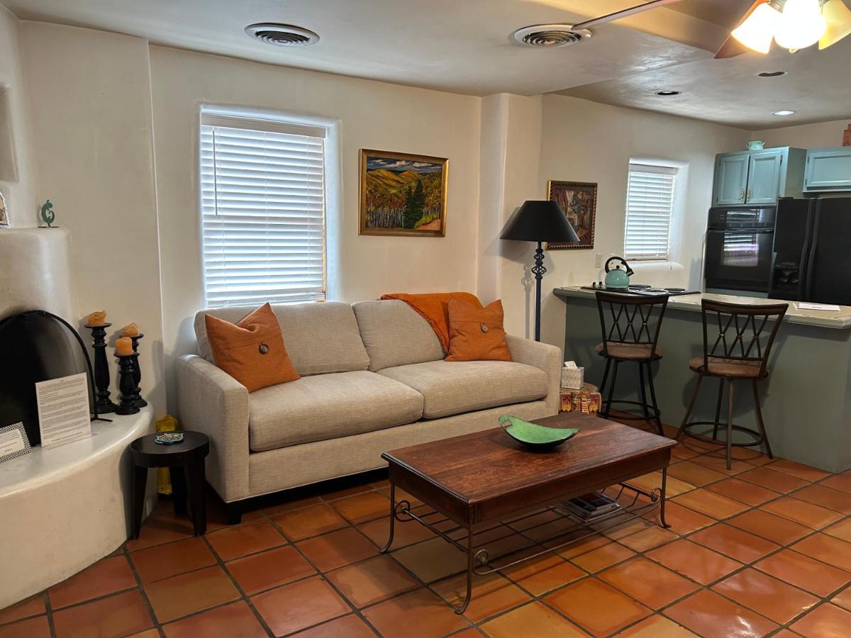 Casas De Guadalupe - Sante Fe Vacation Rentals サンタフェ エクステリア 写真