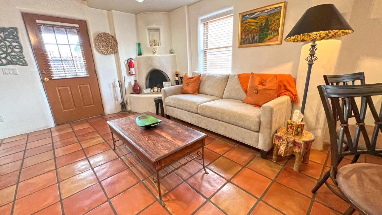 Casas De Guadalupe - Sante Fe Vacation Rentals サンタフェ エクステリア 写真