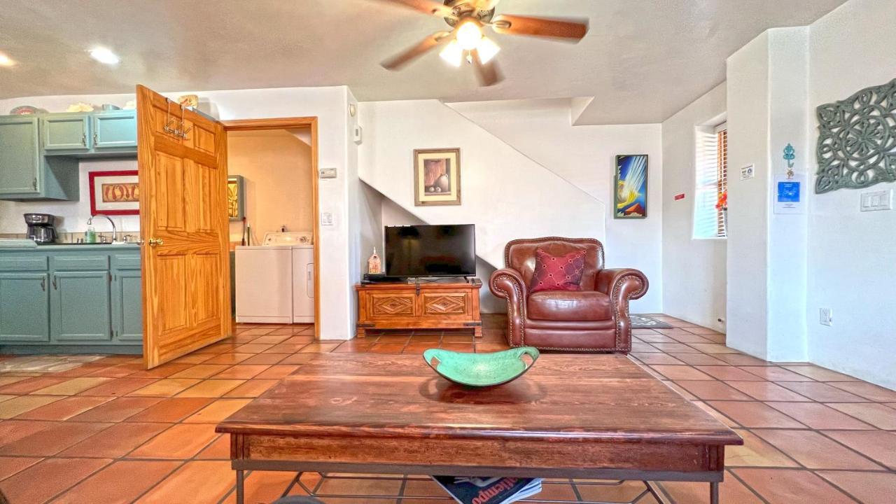 Casas De Guadalupe - Sante Fe Vacation Rentals サンタフェ エクステリア 写真