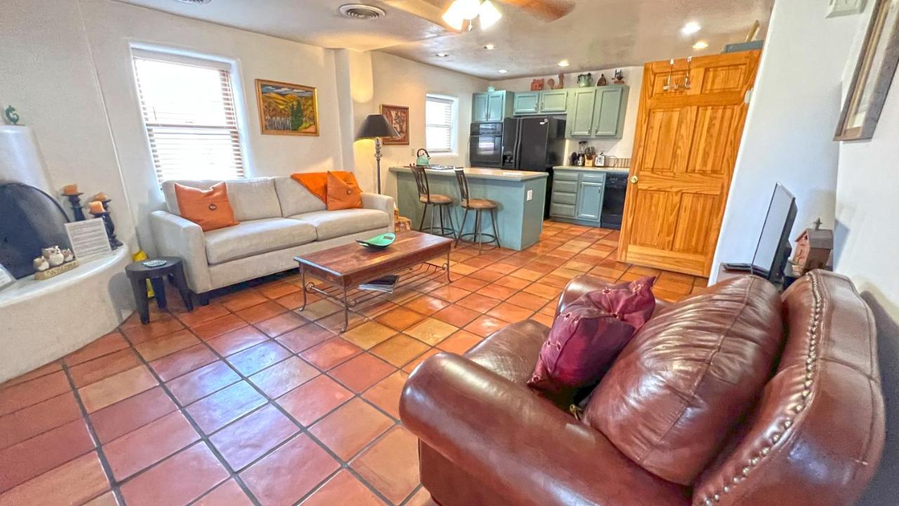 Casas De Guadalupe - Sante Fe Vacation Rentals サンタフェ エクステリア 写真