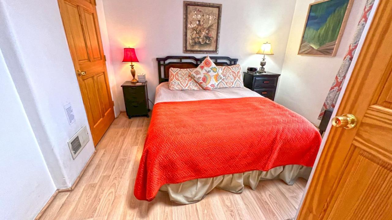 Casas De Guadalupe - Sante Fe Vacation Rentals サンタフェ エクステリア 写真