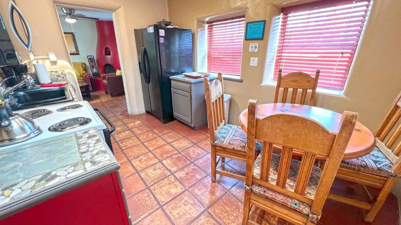 Casas De Guadalupe - Sante Fe Vacation Rentals サンタフェ エクステリア 写真