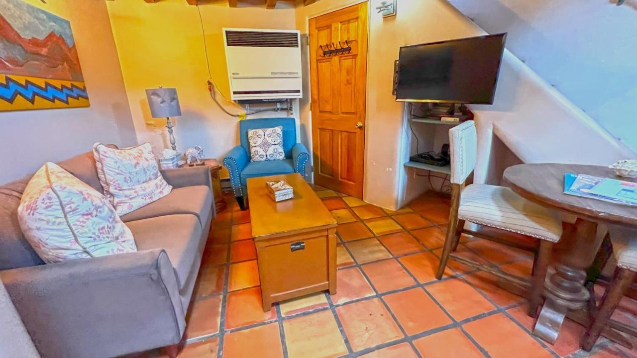 Casas De Guadalupe - Sante Fe Vacation Rentals サンタフェ エクステリア 写真