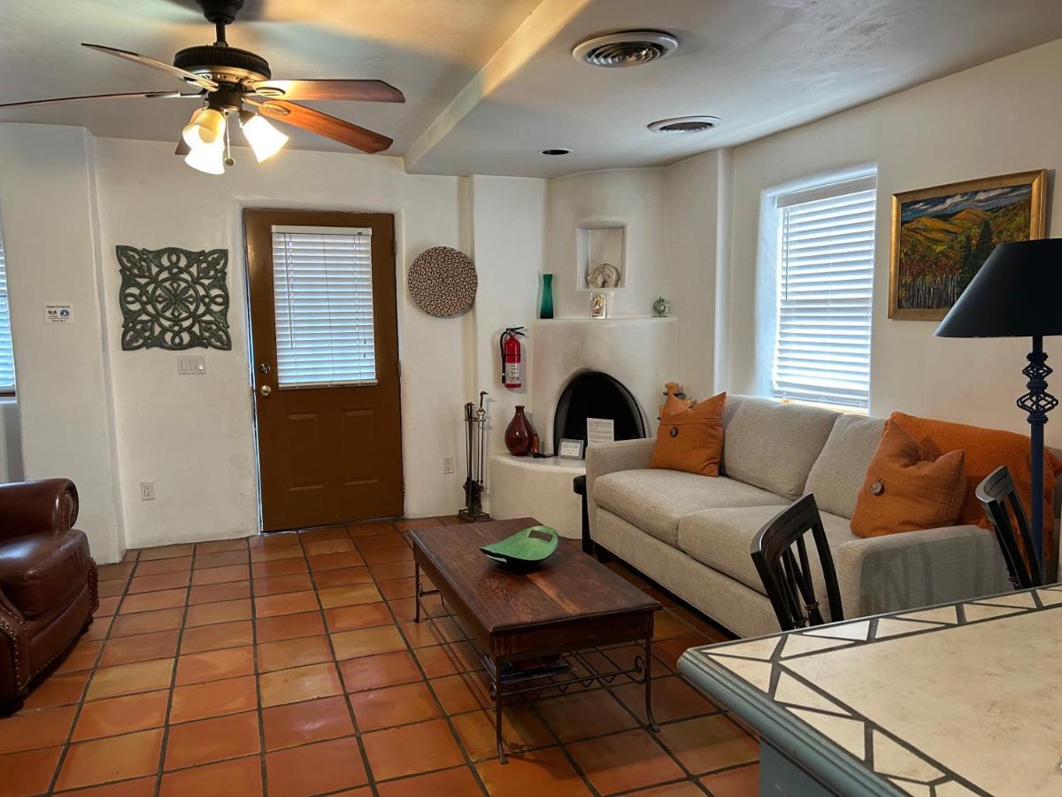 Casas De Guadalupe - Sante Fe Vacation Rentals サンタフェ エクステリア 写真