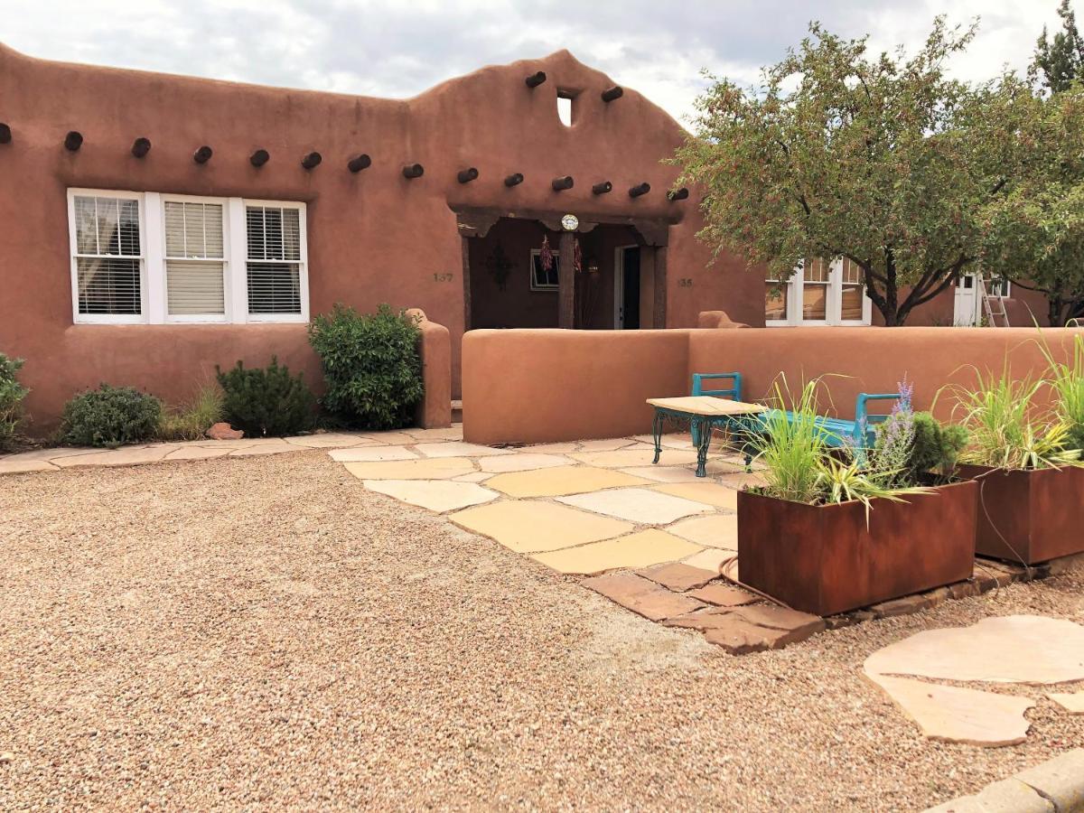 Casas De Guadalupe - Sante Fe Vacation Rentals サンタフェ エクステリア 写真