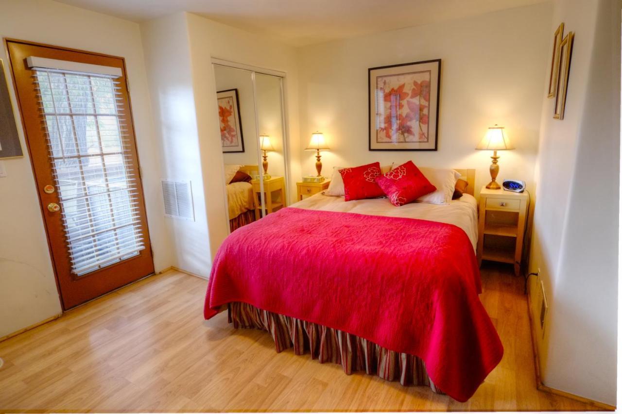 Casas De Guadalupe - Sante Fe Vacation Rentals サンタフェ エクステリア 写真