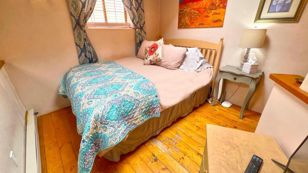 Casas De Guadalupe - Sante Fe Vacation Rentals サンタフェ エクステリア 写真